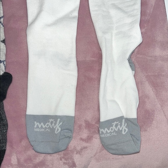 Maternity Compression Socks - Green - Picture 5 of 9